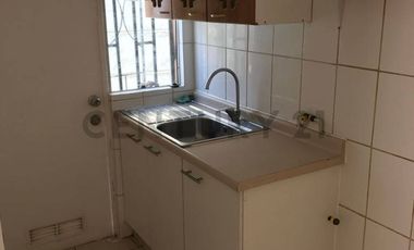 Linda y acogedora casa aislada de 2 pisos en Villa Solar , cercana a autopista