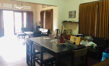 DISEWAKAN RUMAH BELANDA Cocok Untuk Usaha @ SAYAP RIAU Dekat Dago Bandung
