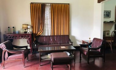 DISEWAKAN RUMAH BELANDA Cocok Untuk Usaha @ SAYAP RIAU Dekat Dago Bandung