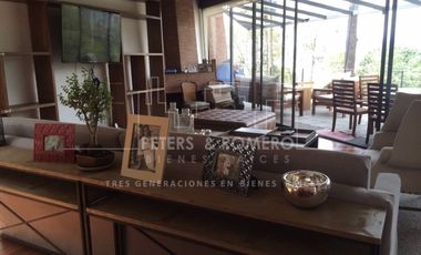 Casa con Vista al Lago en Venta en Valle de Bravo