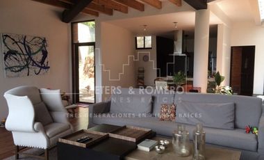 Casa con Vista al Lago en Venta en Valle de Bravo