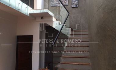 Casa con Vista al Lago en Venta en Valle de Bravo