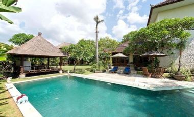 Great tropical Freehold villa in Berawa