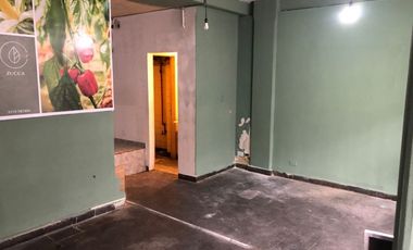 Local a la calle en Venta Ramos Mejia / La Matanza (A120 3460)