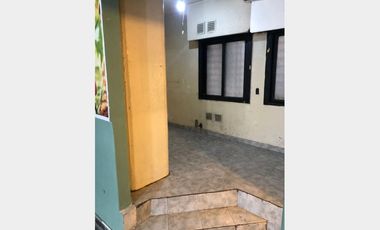 Local a la calle en Venta Ramos Mejia / La Matanza (A120 3460)