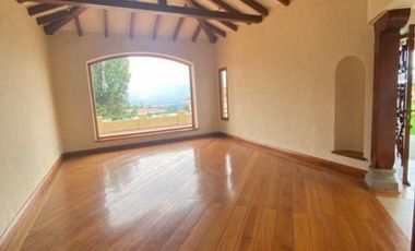 Casa 5 habitaciones en Venta en Cumbaya Miravalle