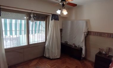 Casa PH en venta en Caseros