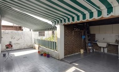 Casa PH en venta en Caseros
