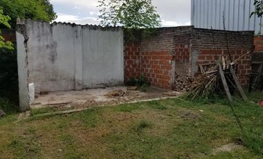 Casa 3 Amb. Lote 410 M2 Excelente Barrio Alcorta - Moreno