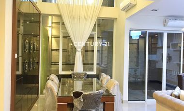 RUMAH MEWAH 2 LANTAI SIAP HUNI FURNISH DI LIPPO CIKARANG
