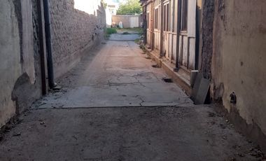 Lote con casa a reciclar en Ciudad de Mendoza  RETASADA !!!!