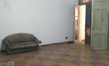 Lote con casa a reciclar en Ciudad de Mendoza  RETASADA !!!!