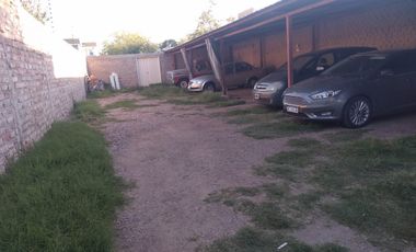 Lote con casa a reciclar en Ciudad de Mendoza  RETASADA !!!!