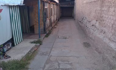 Lote con casa a reciclar en Ciudad de Mendoza  RETASADA !!!!
