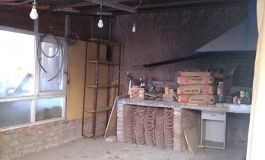 Lote con casa a reciclar en Ciudad de Mendoza  RETASADA !!!!