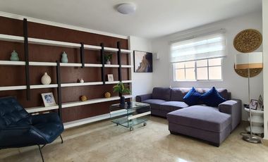 Venta de Casa en Urb. Casa Laguna, cerca del C.C Plaza Batan, Via a Samborondon