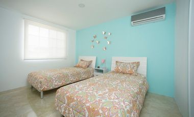 Venta de Casa en Urb. Casa Laguna, cerca del C.C Plaza Batan, Via a Samborondon