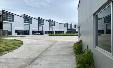 SEA SEA CONFIABLE VENDE OFIBODEGA EN MILLA 8