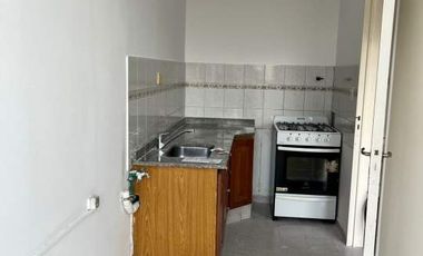 Alquiler   zona La Bombonera y Parque Lezama  piso 3