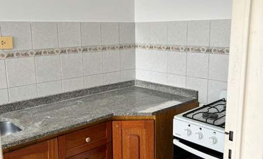 Alquiler   zona La Bombonera y Parque Lezama  piso 3