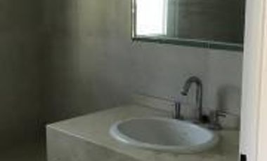 Duplex en Liquidambar, Pilar