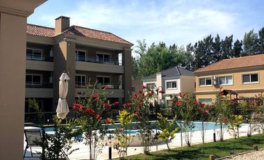 Duplex en Liquidambar, Pilar