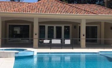 Duplex en Liquidambar, Pilar