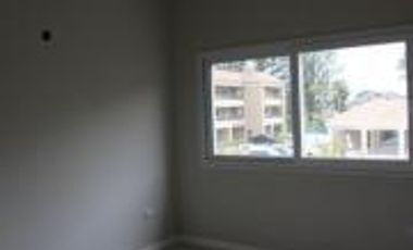 Duplex en Liquidambar, Pilar