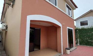 Alquilo casa amoblada de 4 habitaciones modelo ACQUA en Ciudad Celeste