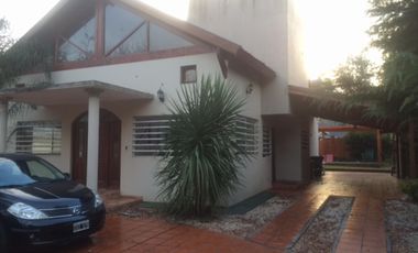 Casa de 4 ambientes en barrio cerrado, Ranelagh Golf Club.