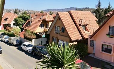 Casa en Condominio, 4dorm. 3baños. mansarda. quincho,2estac.