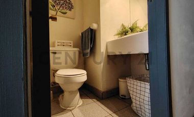 Linda y cómoda oficina disponible para arriendo en Vitacura