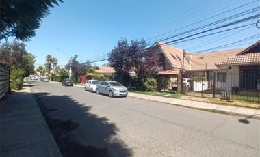 Linda casa en barrio consolidado en Peñalolén