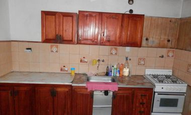 Departamento de 4 amb con balcón. OPORTUNIDAD