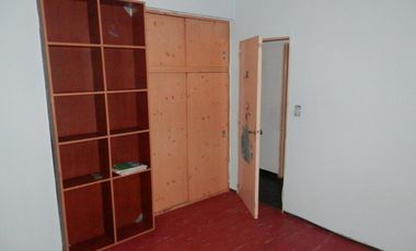 Departamento de 4 amb con balcón. OPORTUNIDAD