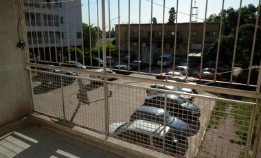 Departamento de 4 amb con balcón. OPORTUNIDAD