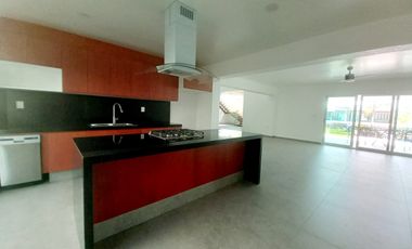 CASA EN VENTA EN LOMAS DE COCOYOC