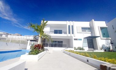 CASA EN VENTA EN LOMAS DE COCOYOC