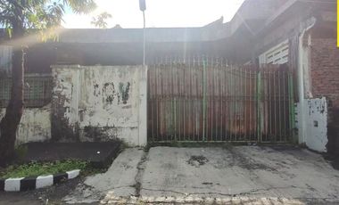 Dijual Cepat Rumah Bangunan 1,5 Lantai di Jl. Kampar, Surabaya