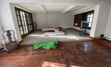 Chalet 5 amb. San Carlos sobre lote 17 x43m.