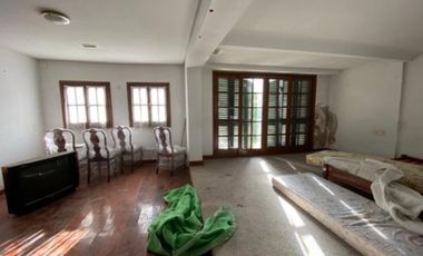Chalet 5 amb. San Carlos sobre lote 17 x43m.