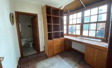 Chalet 5 amb. San Carlos sobre lote 17 x43m.
