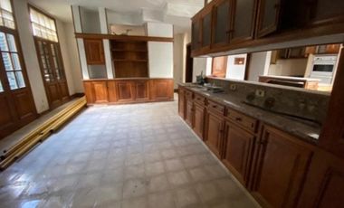 Chalet 5 amb. San Carlos sobre lote 17 x43m.