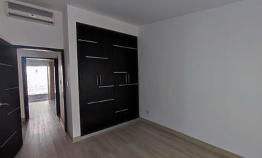 casa en venta en la parada. Cod V27858