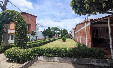 casa en venta en la parada. Cod V27858