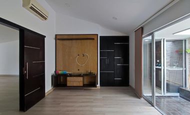 casa en venta en la parada. Cod V27858