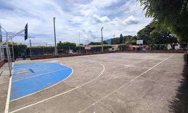 casa en venta en la parada. Cod V27858