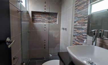 casa en venta en la parada. Cod V27858