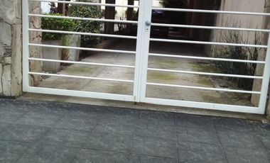 V593 Moron centro Venta cochera cubierta