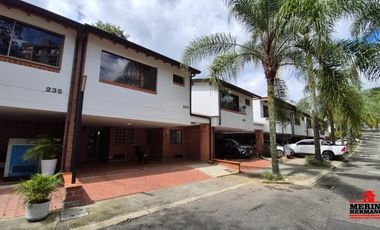 casa en arriendo en loma de cumbres. Cod A6426